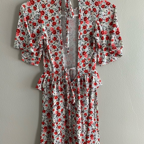 Pretty Little Thing Dress - Picture 2 of 4